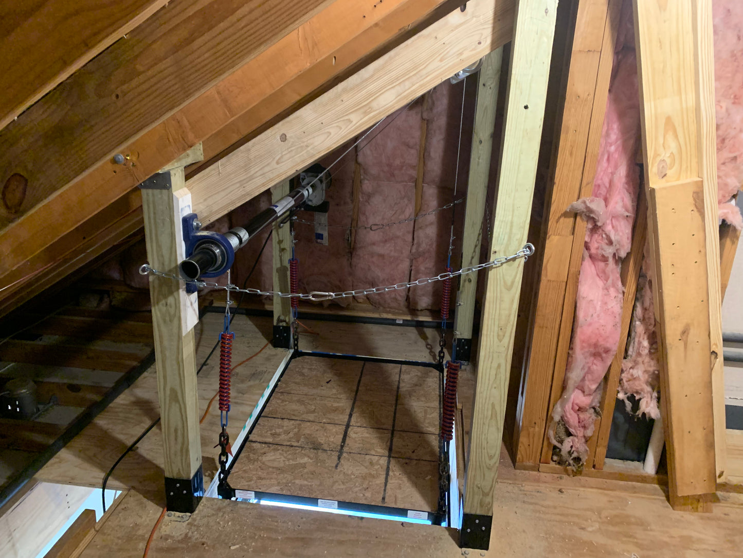 Attic Lift - 300XL lbs. Post Style 42" x 48"