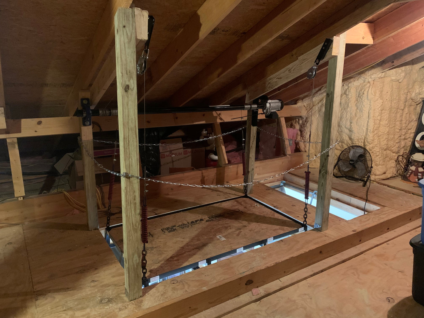 Attic Lift - 500XL lbs. Post Style 42" x 72"